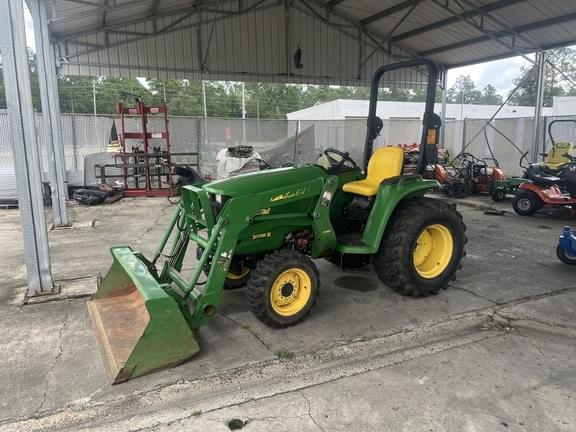 Image of John Deere 3038E Image 0