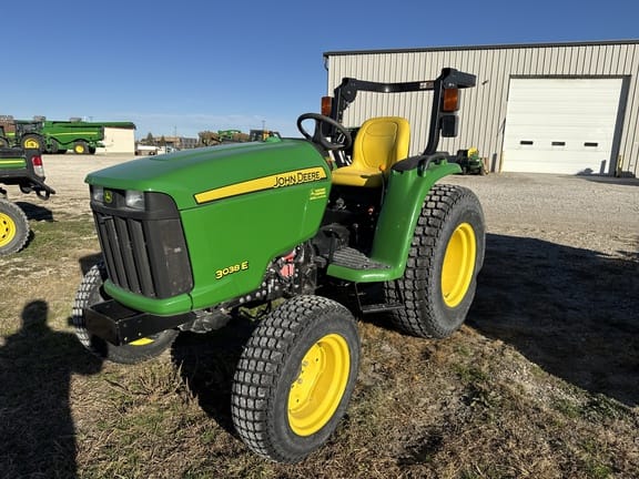 2016 John Deere 3038E Equipment Image0