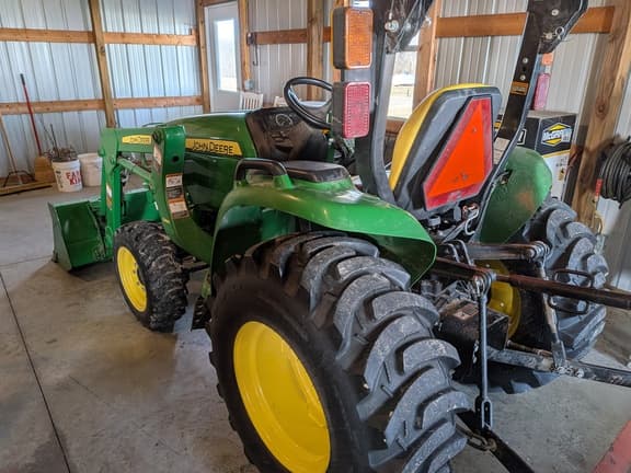 Image of John Deere 3038E equipment image 1