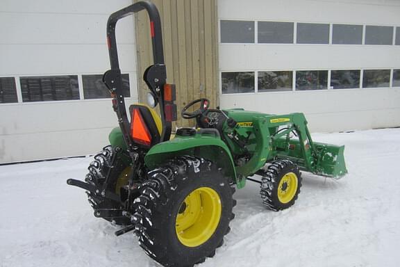 Image of John Deere 3038E equipment image 4