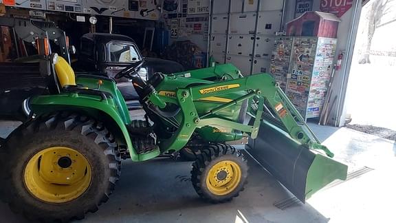 Image of John Deere 3038E equipment image 1