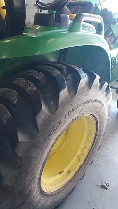 Image of John Deere 3038E equipment image 4