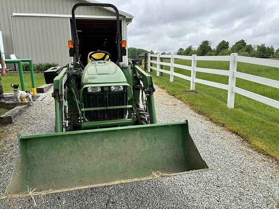 Image of John Deere 3038E equipment image 3