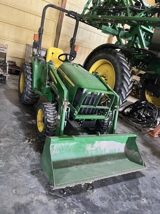 Image of John Deere 3038E equipment image 2