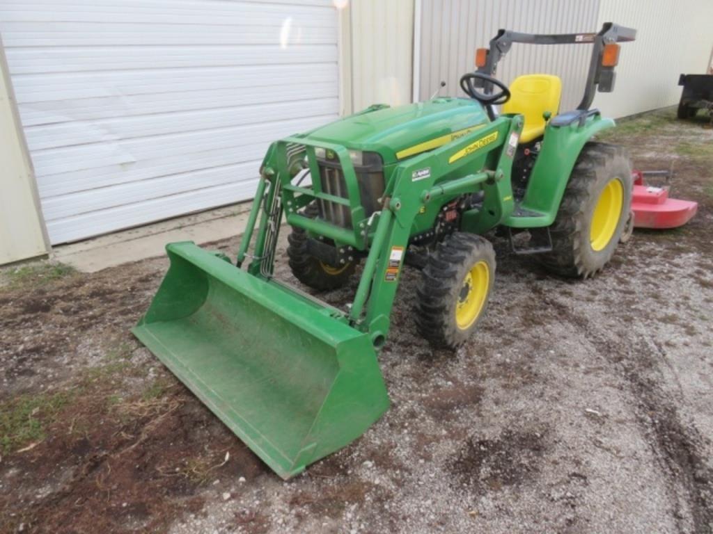 Image of John Deere 3038E Primary image