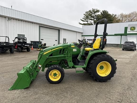 Image of John Deere 3039R equipment image 1