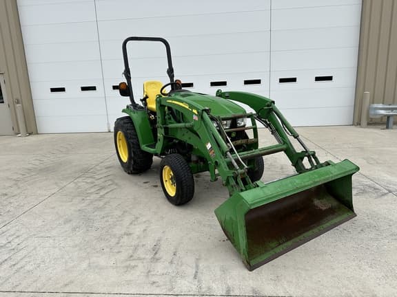 Image of John Deere 3039R Primary image