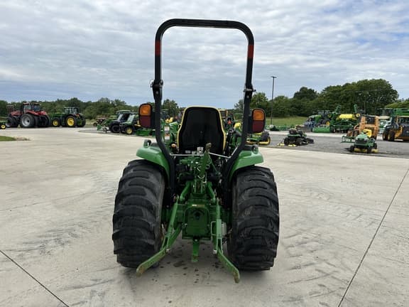 Image of John Deere 3039R equipment image 3