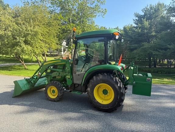 Image of John Deere 3039R equipment image 2