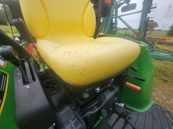 Image of John Deere 3039R equipment image 3