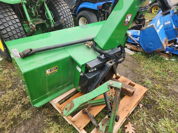 Image of John Deere 3039R equipment image 3