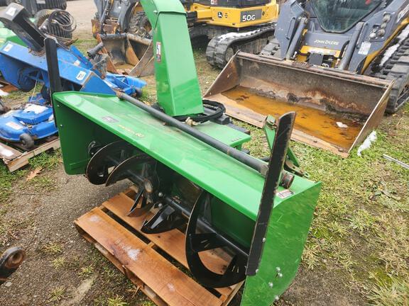 Image of John Deere 3039R equipment image 2