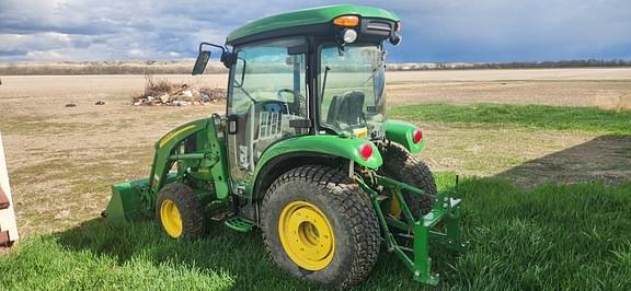 Image of John Deere 3039R equipment image 3