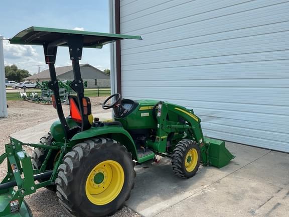 Image of John Deere 3039R equipment image 2