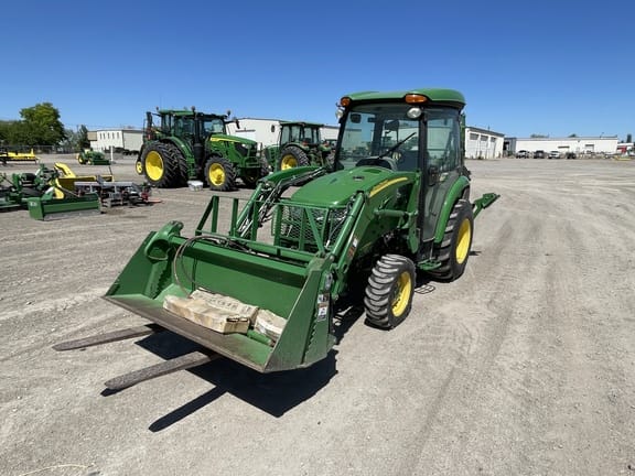 Main image John Deere 3046R