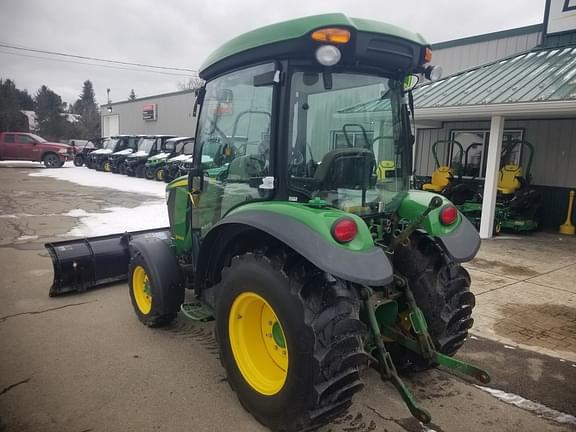 Image of John Deere 3046R equipment image 1