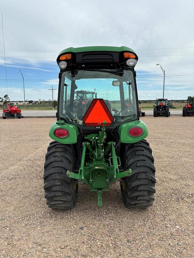 Image of John Deere 3046R equipment image 1