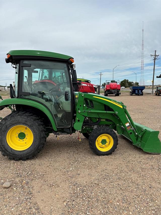 Image of John Deere 3046R equipment image 2