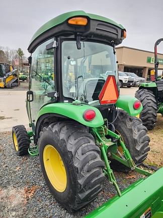 Image of John Deere 3046R equipment image 3