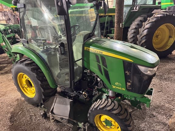 Image of John Deere 3046R equipment image 3