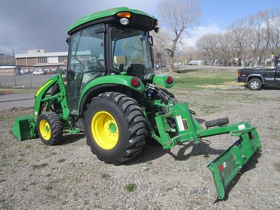 Image of John Deere 3046R equipment image 2