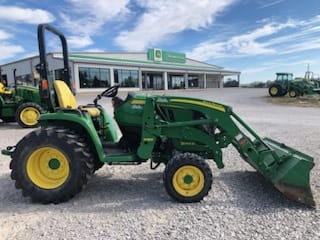 2016 John Deere 3046R Equipment Image0