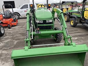 Main image John Deere 3046R 7