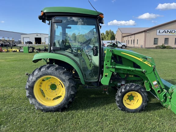 2016 John Deere 3046R Equipment Image0
