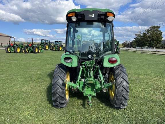 Image of John Deere 3046R equipment image 3