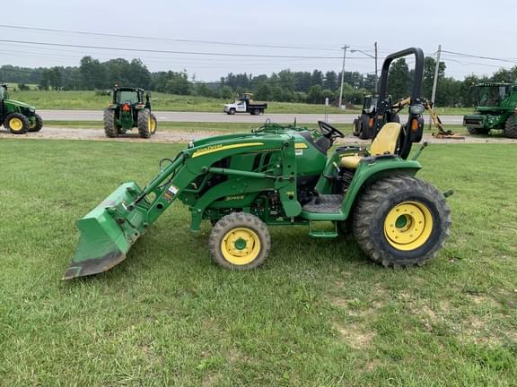 Image of John Deere 3046R equipment image 4