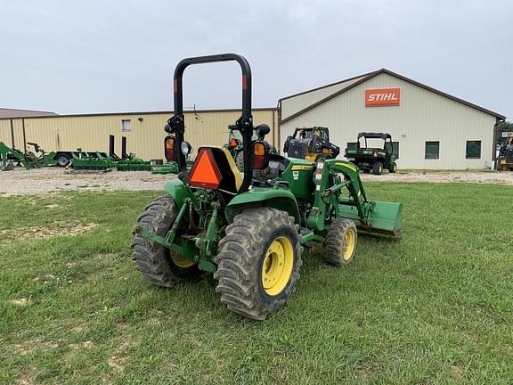 Image of John Deere 3046R equipment image 3