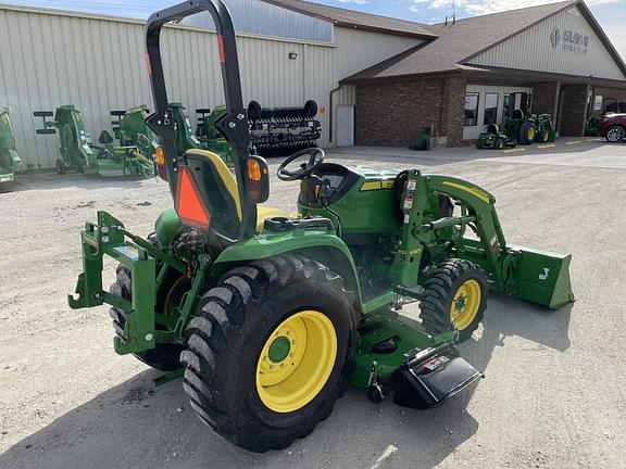 Image of John Deere 3046R equipment image 4