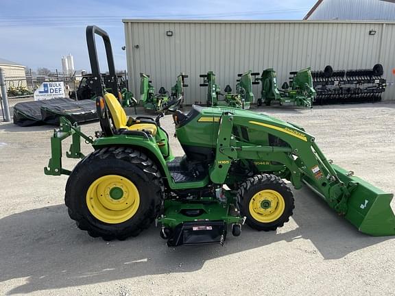 Image of John Deere 3046R equipment image 3