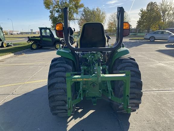 Image of John Deere 3046R equipment image 2