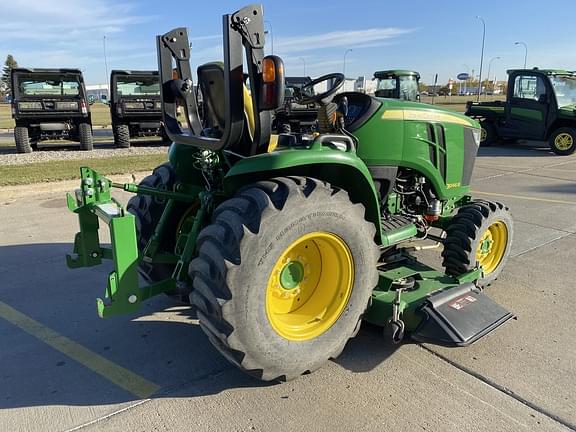 Image of John Deere 3046R equipment image 3