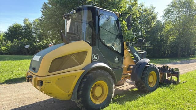 Image of John Deere 304K equipment image 4