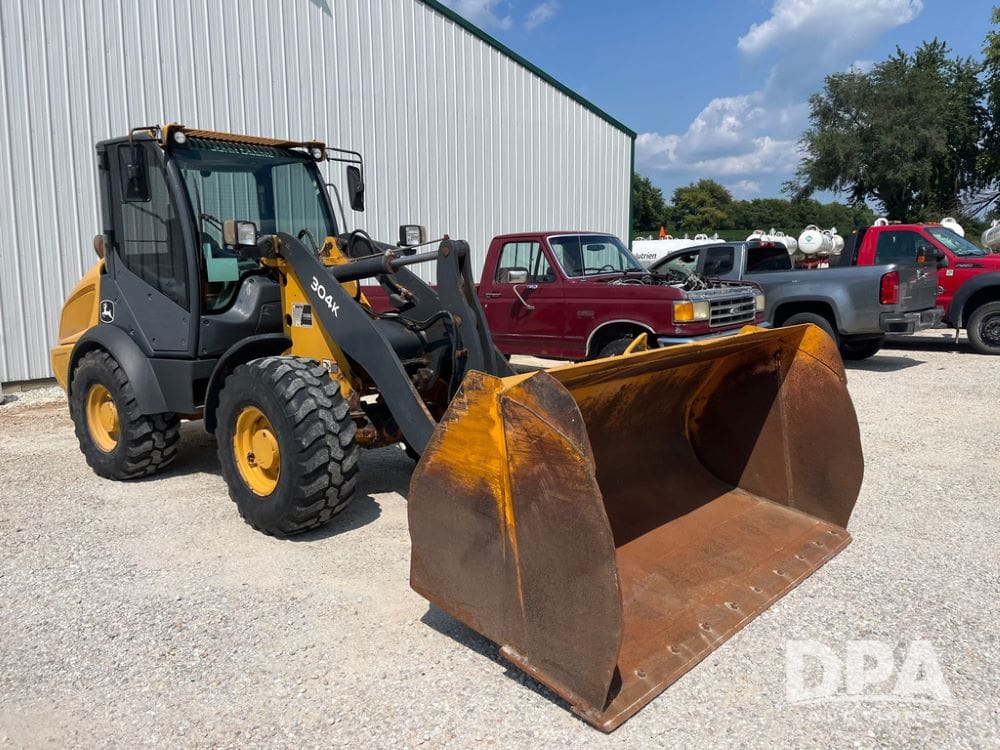 2016 John Deere 304K Equipment Image0