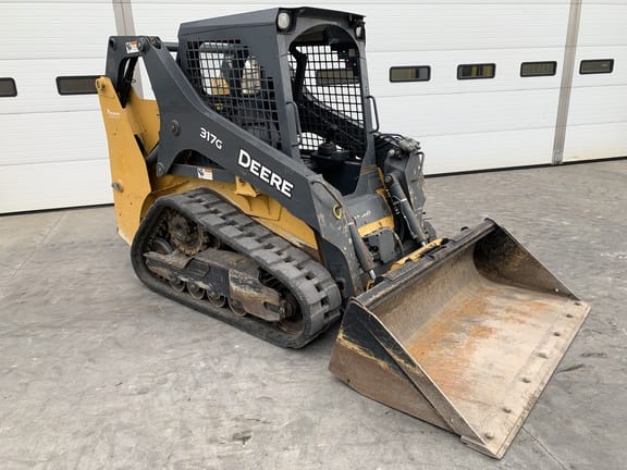 2016 John Deere 317G Equipment Image0