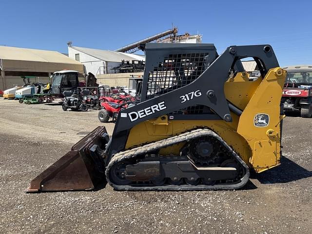 Image of John Deere 317G equipment image 4