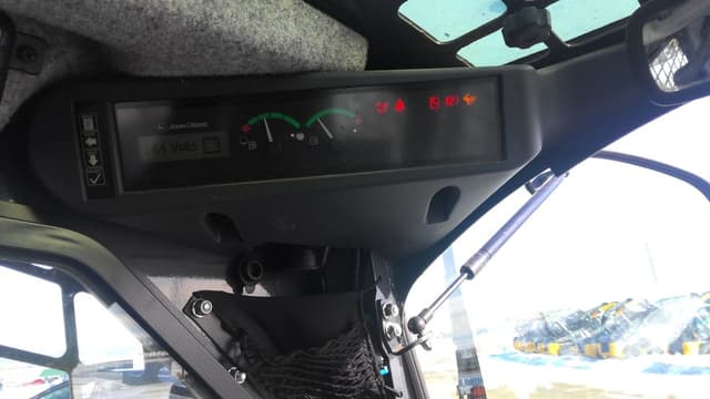 Image of John Deere 318E equipment image 3