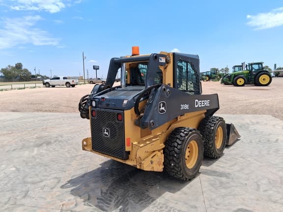 Image of John Deere 318E equipment image 4