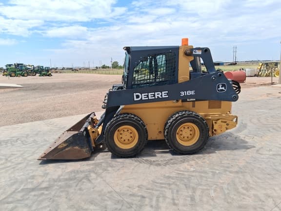 Image of John Deere 318E equipment image 1