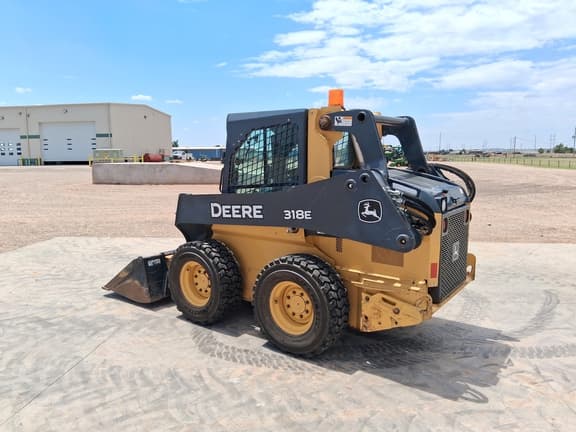 Image of John Deere 318E equipment image 2