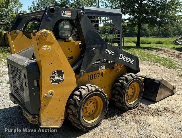 Image of John Deere 318G equipment image 4