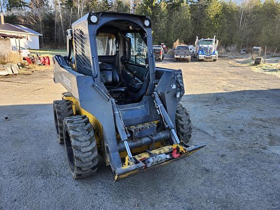 Image of John Deere 320E equipment image 1