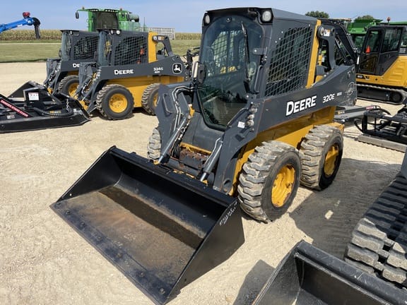 Main image John Deere 320E