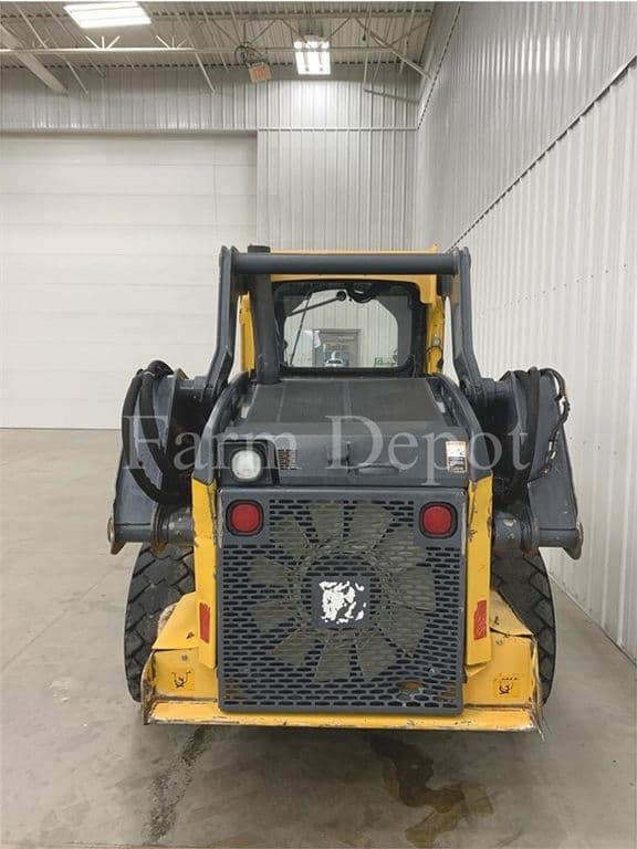 Image of John Deere 320E equipment image 3