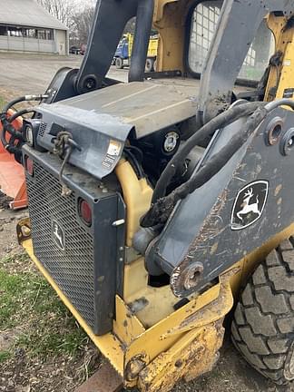 Image of John Deere 320E equipment image 3