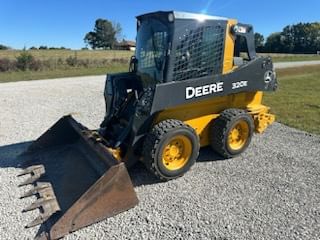 2016 John Deere 320E Equipment Image0