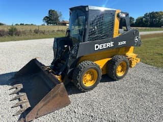 Main image John Deere 320E